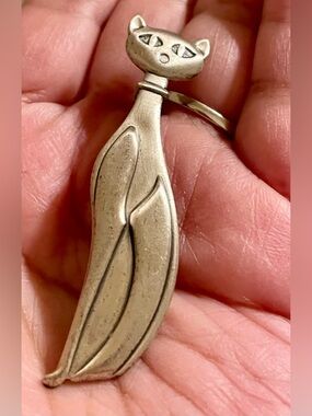 Sterling Silver 925 Cat Brooch - Sculpted Cat Silhouette Pin